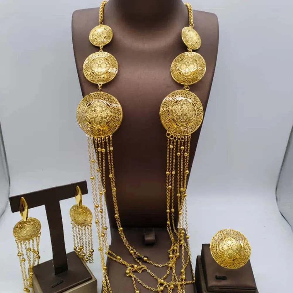 Ensembles de bijoux de mariage Mode Dubai Or Couleur Ensemble Pour Femmes Africaines Inde Longue Chaîne Glands Collier Boucles D'oreilles Bague Soirée Cadeau 231216