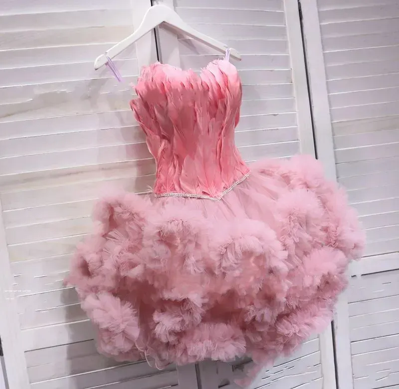 Plumes robes de bal courtes volants pelucheux tulle mini robe de soirée de cocktail pour femmes filles chérie Spsghetti sans manches sexy robes d'occasion spéciale 2024