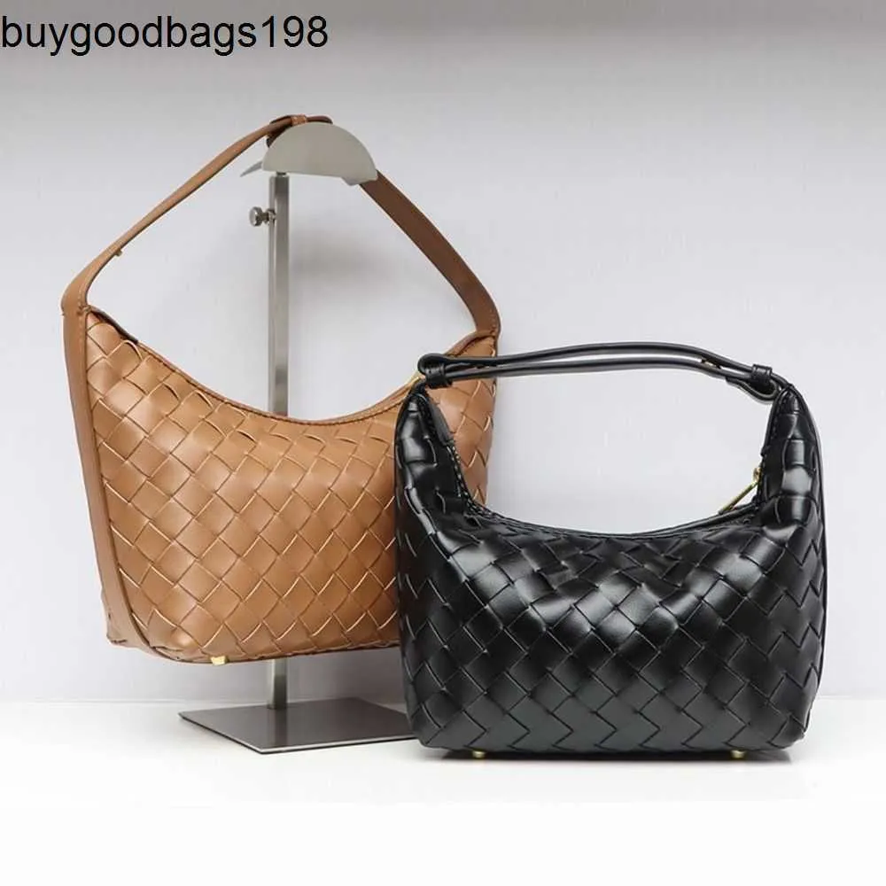 Bottegaaveneta Wallaces Bags Woven Shourdled Bag 23 New Western Style Handheld Lunch Box Calf Leather Single Arm