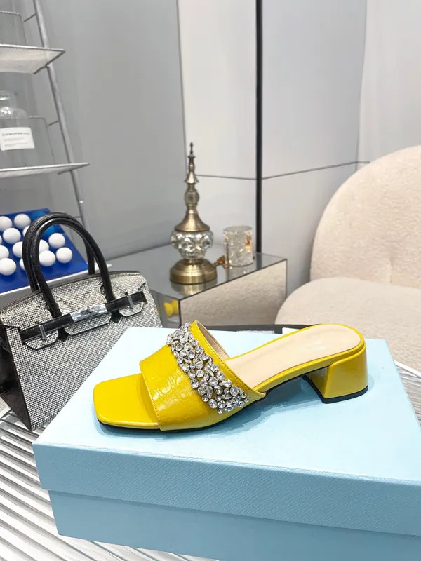 DHgate Slide Designer Sandals Womens Mens Slippers Flip Flops Luxury Flat Thick Bottom Embroidery Printed Jelly Rubber Leather Women Dress Shoes High Heel 1214 Shoes Accessories
