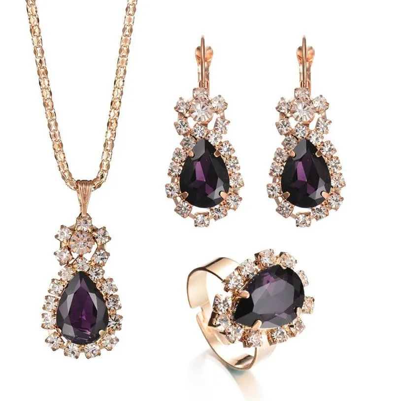 Set di gioielli di moda Orecchini con diamanti in cristallo Collane con ciondolo Anelli Set per donne Ragazza Regalo per feste Personalità Brillante Gioiello da sposa170O