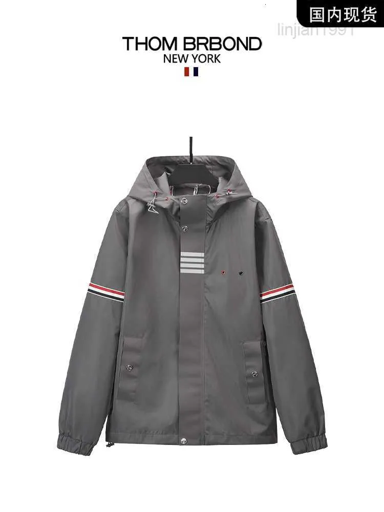 Boutique phare officielle du créateur Thom's Tom Brown Tb Veste décontractée à quatre barres pour hommes et femmes avec le même style en charge