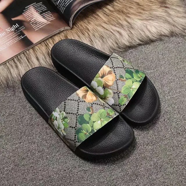 Mode Damen Klassiker Slides Sandalen Hausschuhe Herren und Damen Stilvolle Hausschuhe Sommer Wohnungen Slipper Designer Strandsandalen