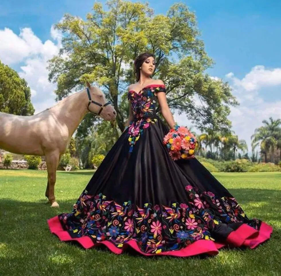 Preto mexicano quinceanera vestidos fora do ombro vintage bordado espartilho volta doce 15 meninas 16 vestido de baile baile