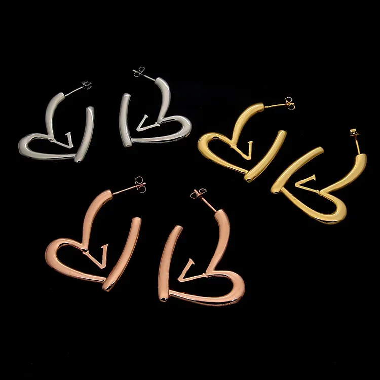 Top Quality Brass Women Designer Studs Luxury Simple Heart V Letter 3 Colors Copper Earrings Classic Vintage for Women Wedding Party Gifts