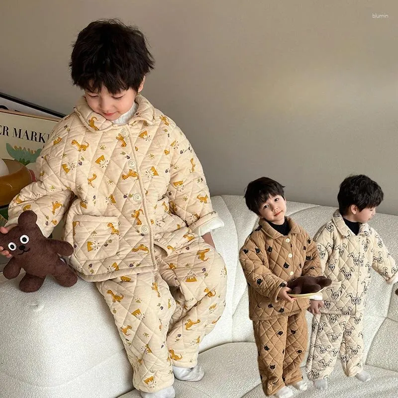衣類セット冬の子供たちの温かいパジャマの男の子はフリースの裏地を厚くしますサンディング服セット子供