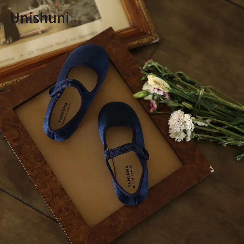 Scarpe rosse basse eleganti store