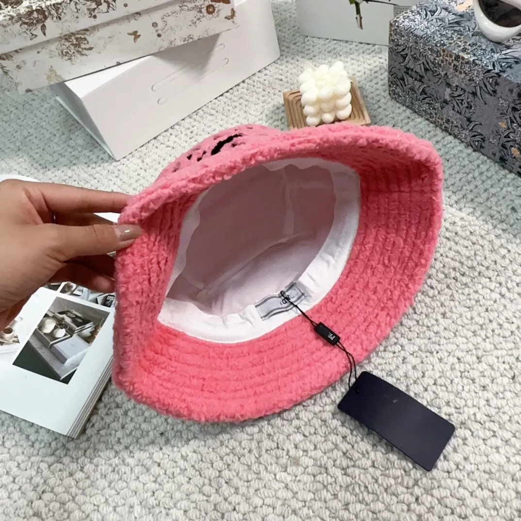 Projektowy klasyczny czapkę lambowola czapka Piękna i urocza dla mężczyzn i kobiet do noszenia wysokiej jakości produktów 1: 1 Fisherman Hat