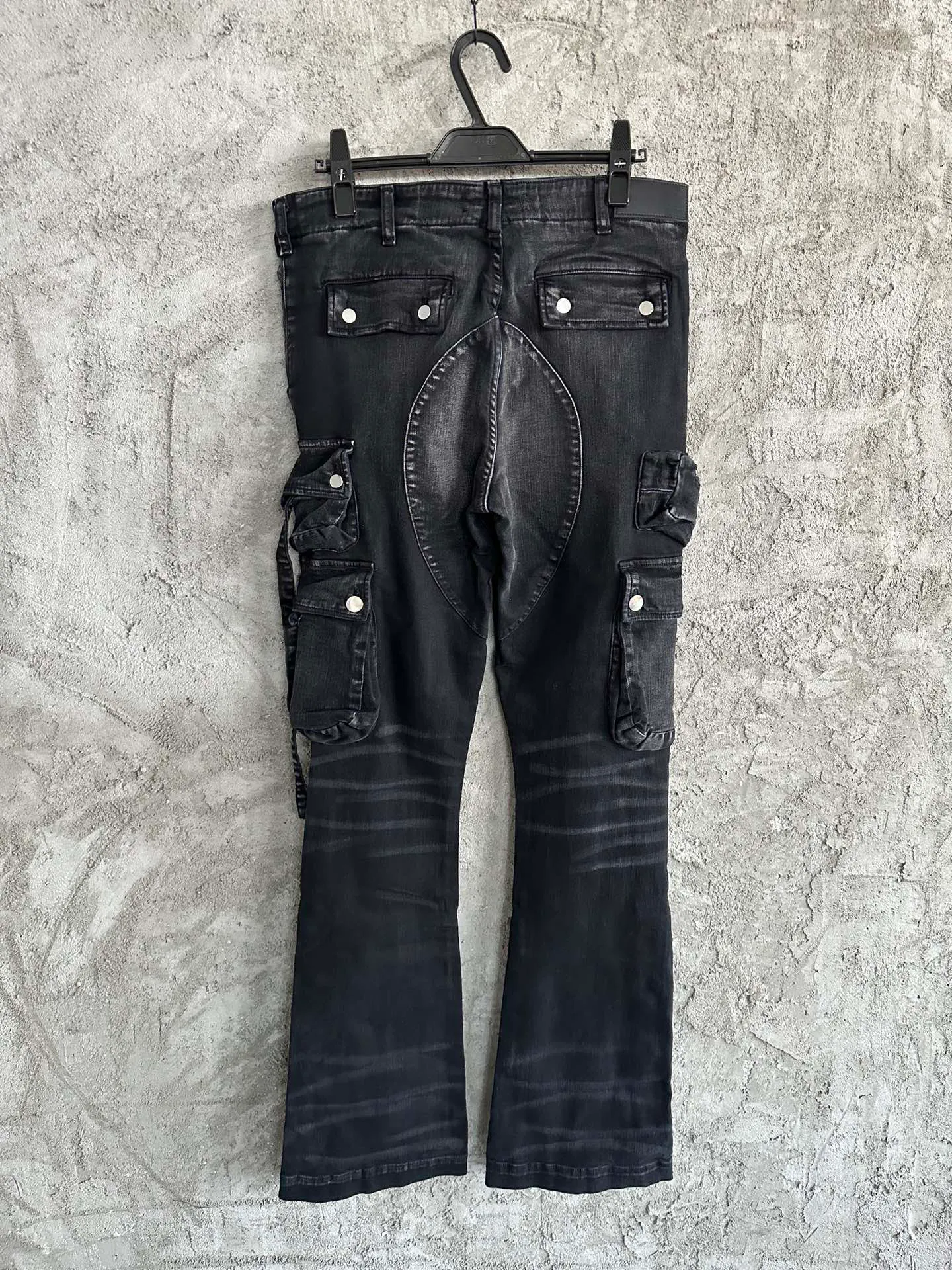 Highend brand fashion multi pocket ing design black cargo high quality top mens straight casual jeans_voghion.com