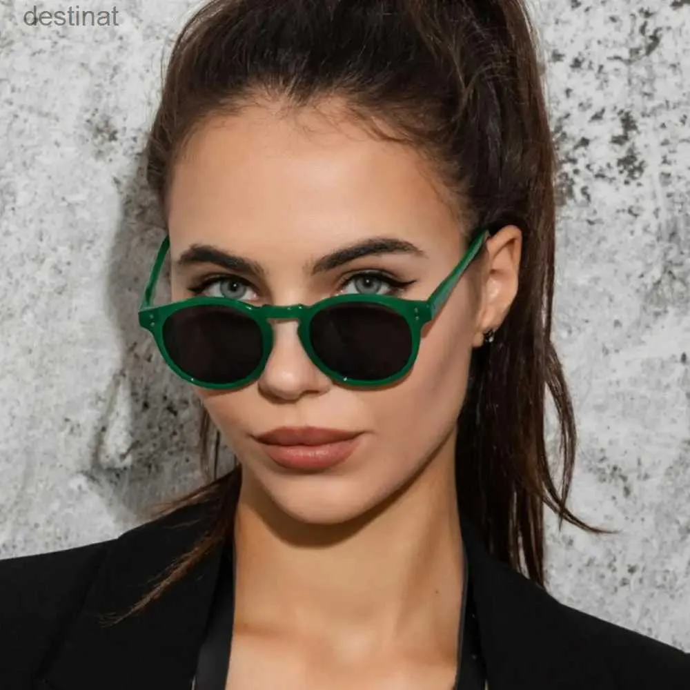 Retro Round Polarized Sunglasses for Men and Women, Vintage  display picture 3