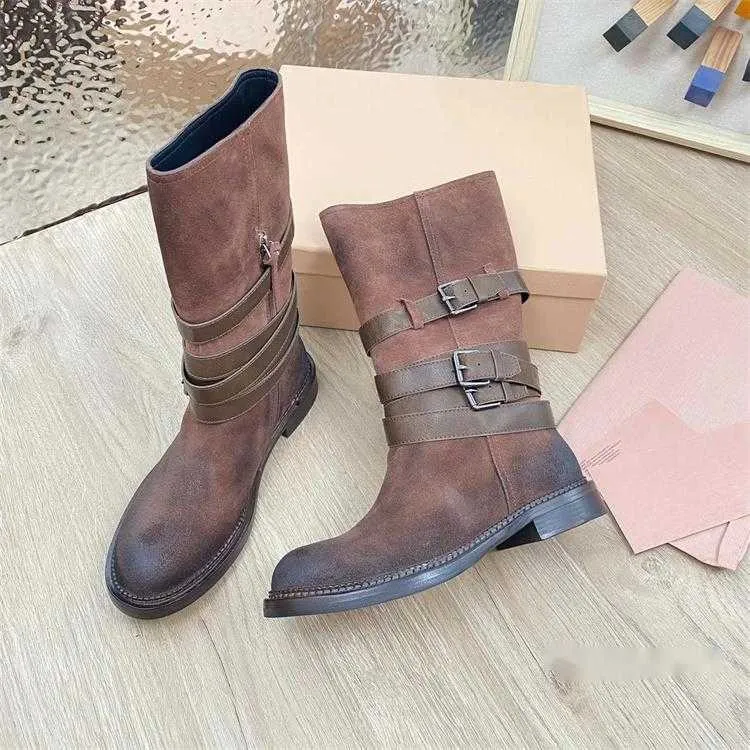 Botas de tobillo de diseñador de lujo para mujer, botas de cuero genuino a la moda, tacones bajos, botas a media pantorrilla, hebilla de cinturón, botines de combate, zapatos para mujer, vestido de fiesta, botines, pies