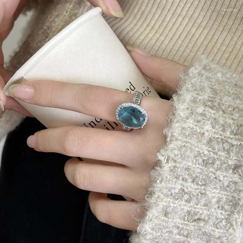Trouwringen Luxe Zilver Kleur Metaal Ingelegd Boutique Zeewater Blauw Zirkonia Ring Geschikt Voor Dames Dagelijkse kleding Feest