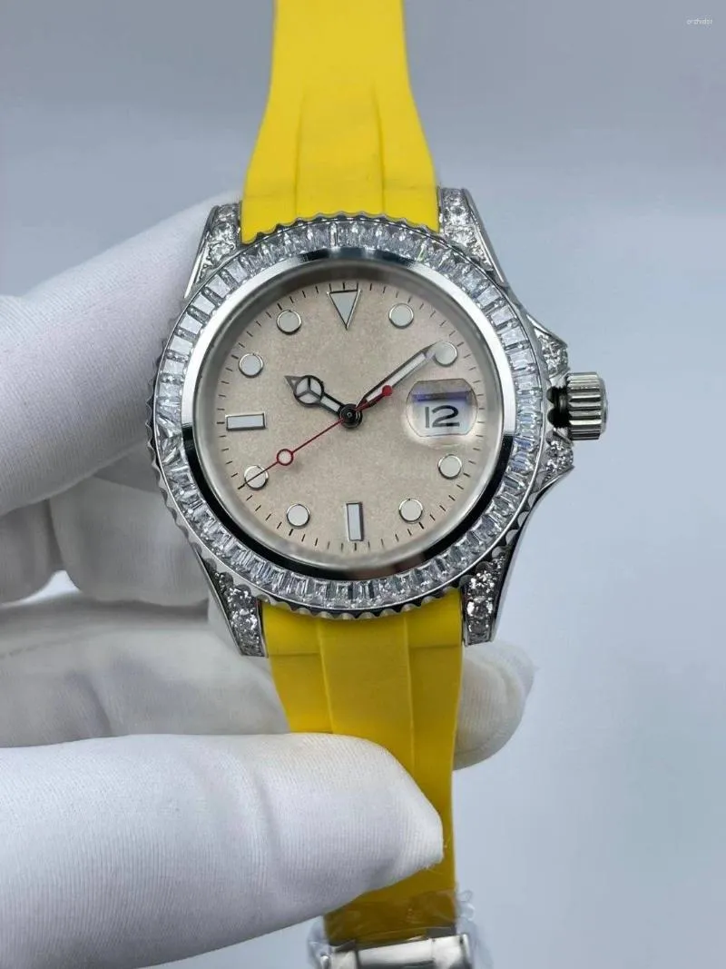 Zegarek z diamentem 40 mm na rękę na rękę na rękę 40 mm z kwadratowym kalendarzem ramki wodoodpornym