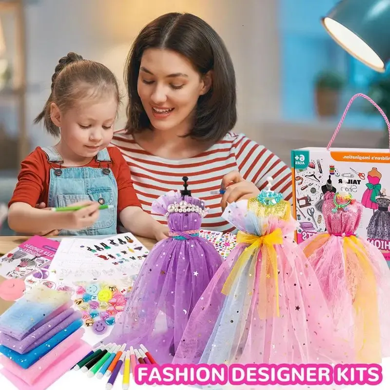 Docktillbehör DIY -modedesigner Kits Kids Dress Design Craft Making Kit utsökta med skyltdocka flickor födelsedagspresent 231218