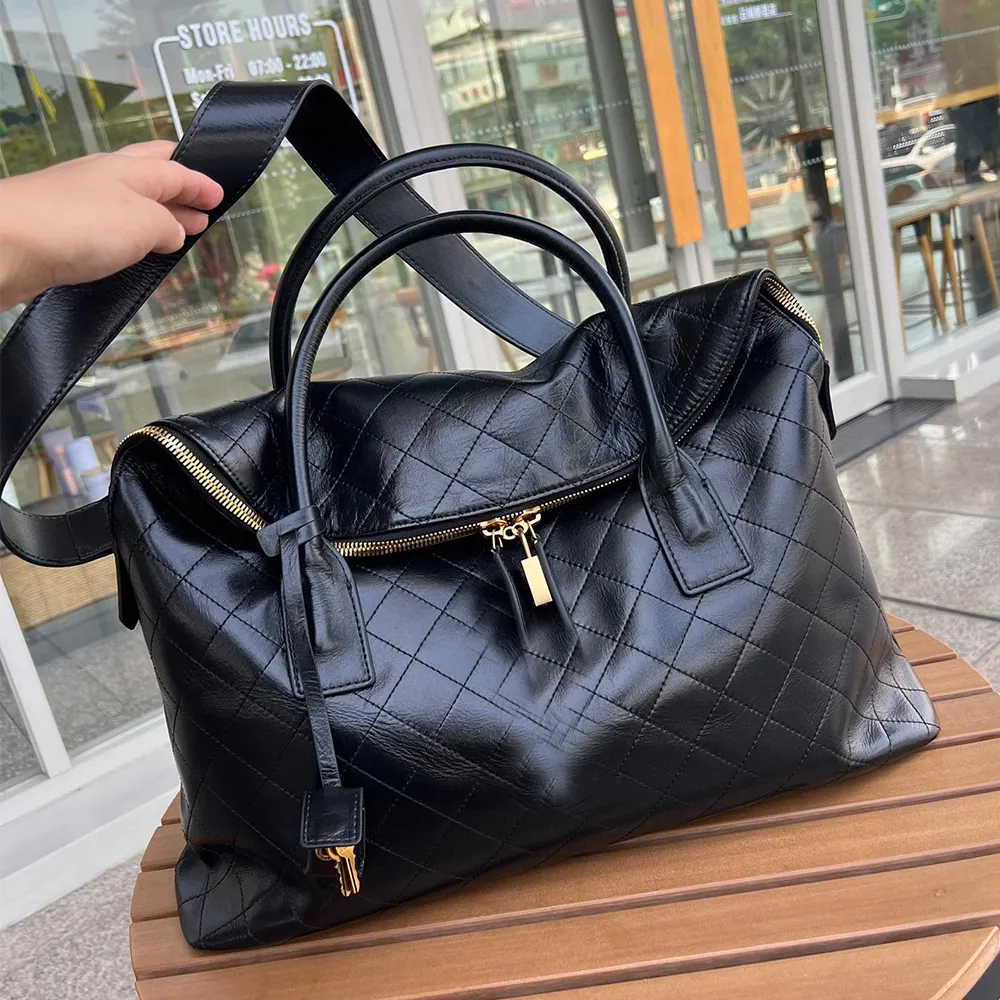 Extra stora tote -plakes Designer Woman Handbag äkta läder högkvalitativ reseduffle påsar Saintyslbag Diamond Lattice Luxurys handväskor med lås nyckelring