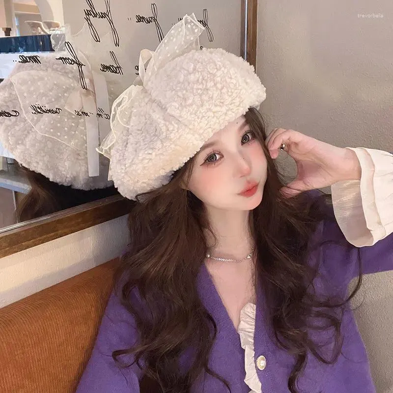 Baretten Koreaanse modieuze lamswol zoete kant strik winter baret hoed high-end vrouwen warme schilder