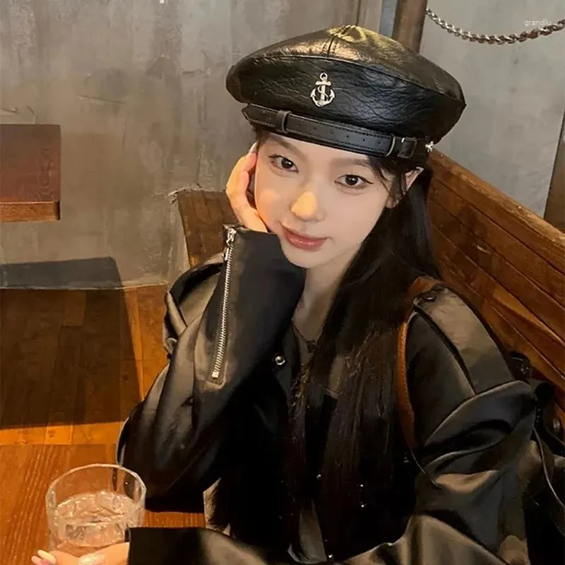 Berets yudx cool girl metal pirat statek logo lato beret czapki kobiety w stylu koreański elegancki temperament damskie czapki damskie