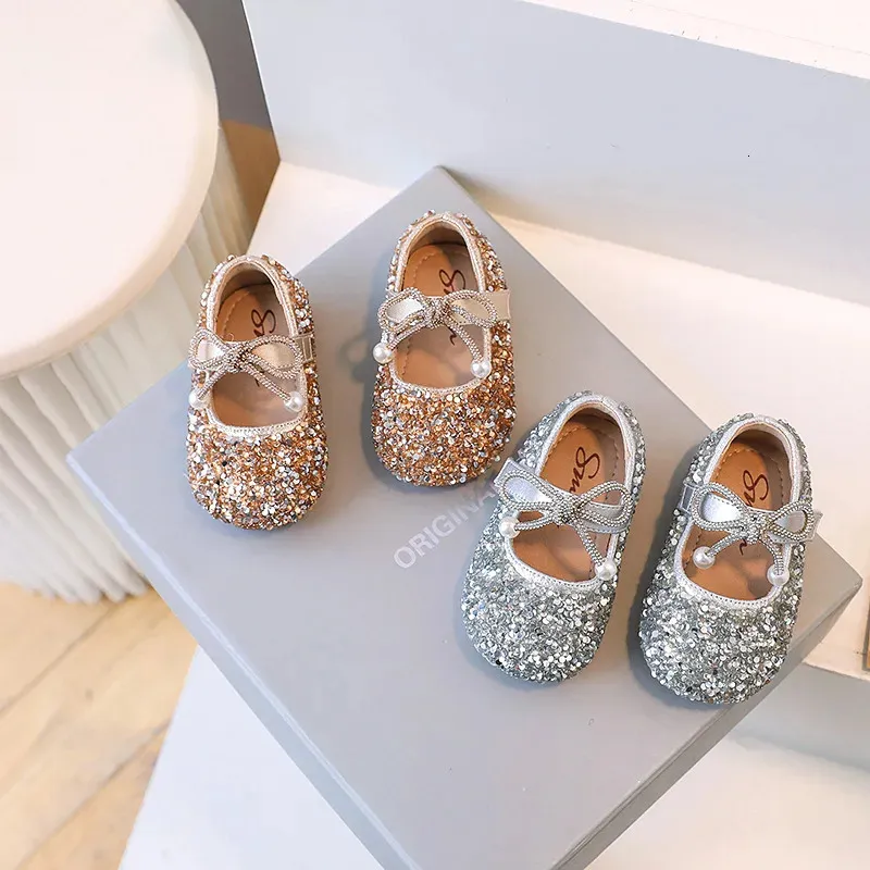 Zapatos planos primavera otoño niña diamantes de reenvío zapatos de princesa para niños lindas chicas bling ballet zapatos zapatos de cuero para niños 231219