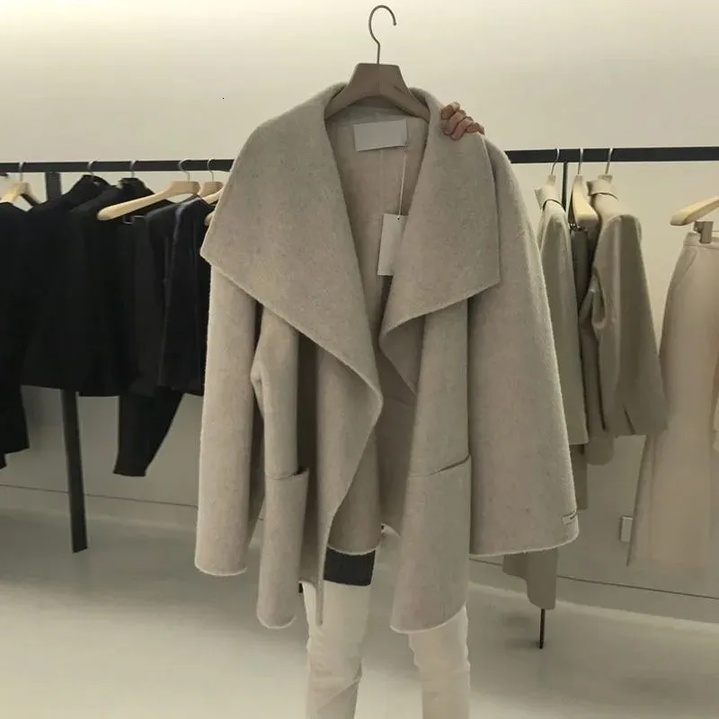 Mélanges de laine pour femmes Style Hepburn français élégant manteau de laine femmes 2023 hiver mode coréenne hauts amples épais à manches longues Allmatch vêtements féminins 231218