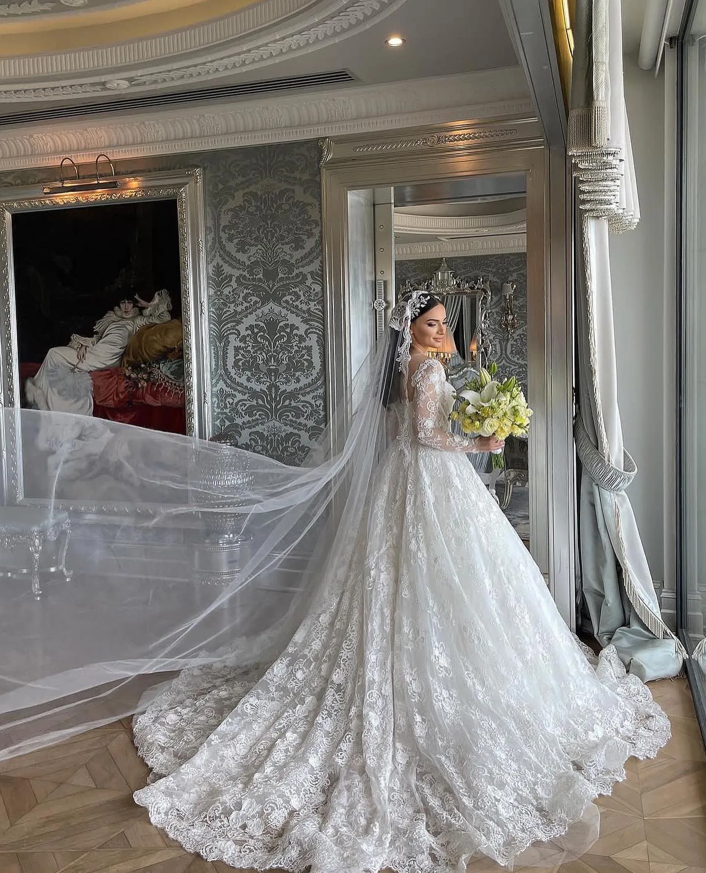 chinese dress ladies Custom Made V neck Lace Trumpet Wedding Dress with Sleeves