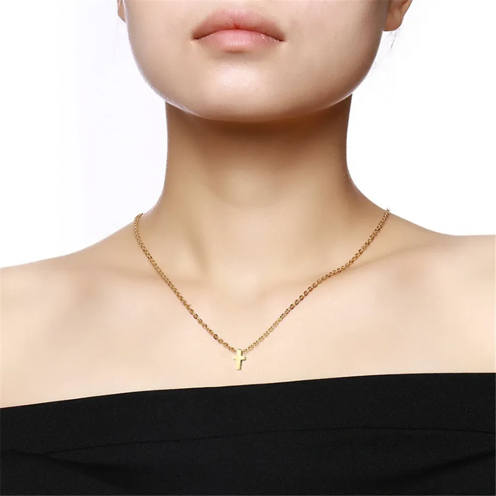Collier croix pour femmes, couleur dorée, or jaune 14 carats, mode femme, petit pendentif croix de jésus, bijoux