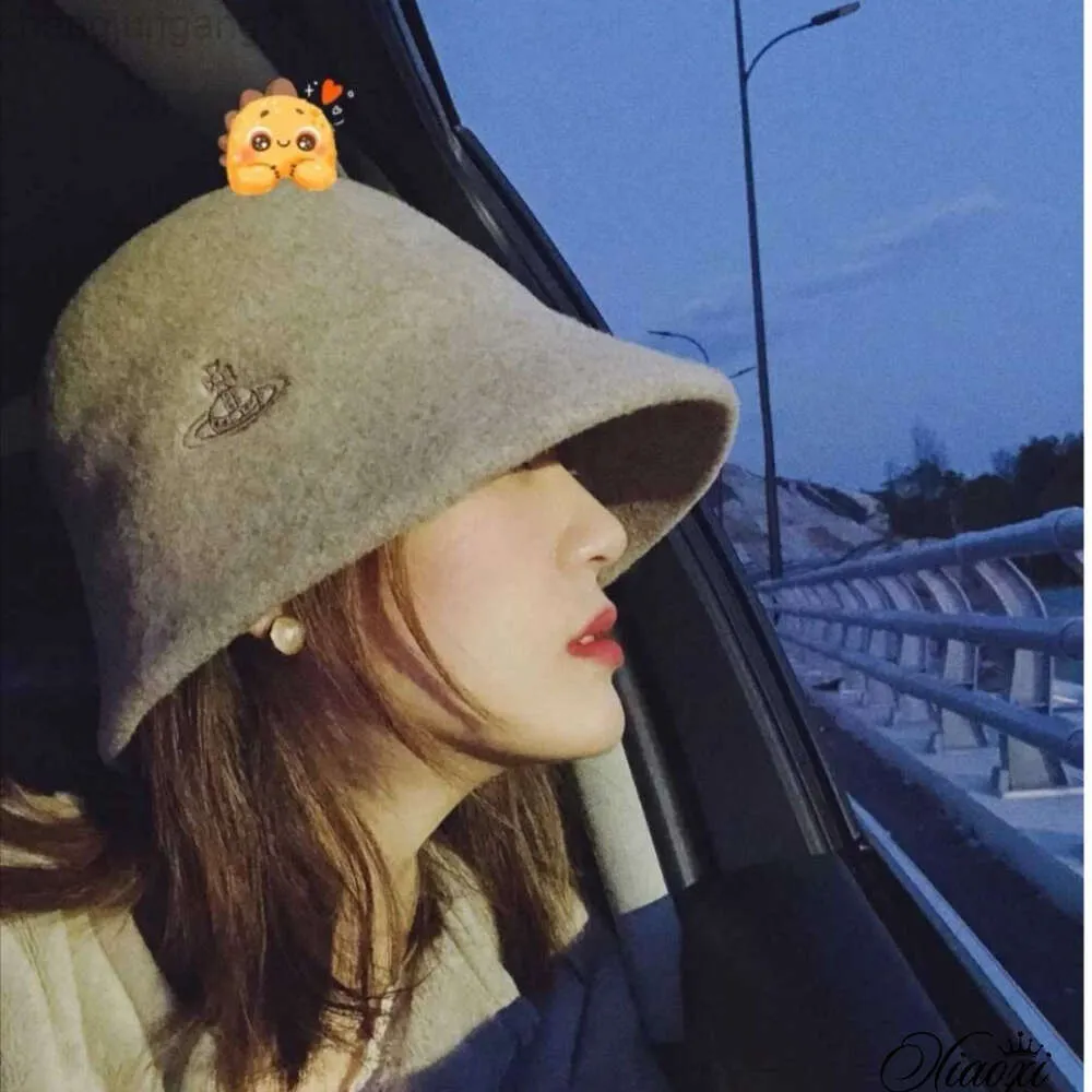 Designer Viviene Westwoods Cap Viviennewestwood Japanese Hyunas Same Style Western Empress Dowager All Wool Saturn Embroidery Versatile Saturn Fisherman Hat Bas