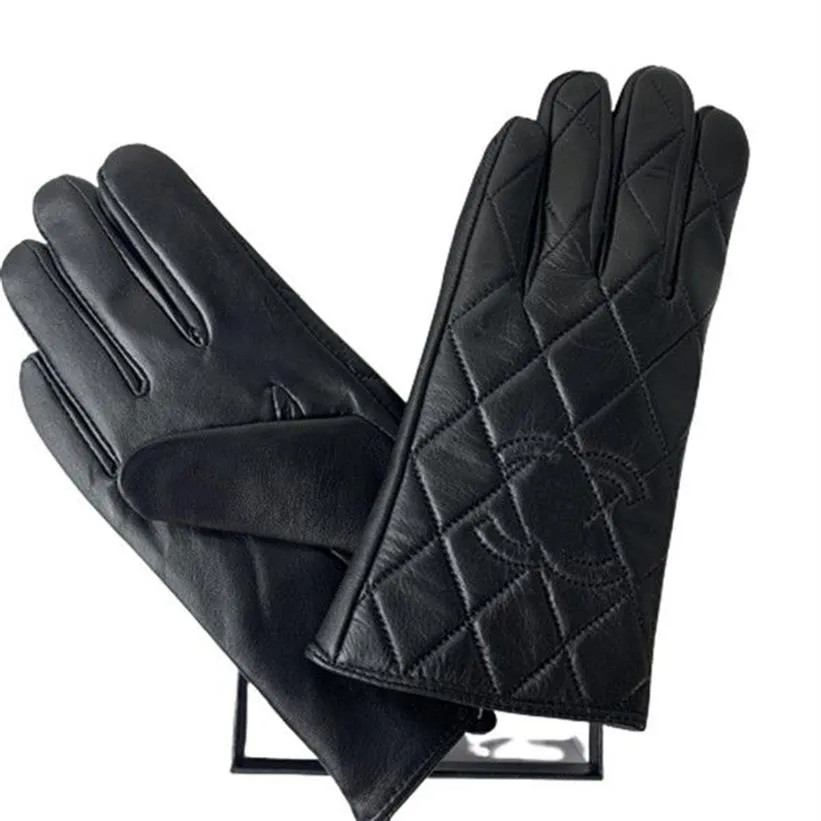 2023 Womens Leather Gloves Designer Fårskinn Päls Integrerad Cycling Warm Fingertip Gloves304R