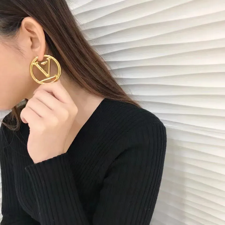 2024 Boucles d'oreilles en or et en argent avec de beaux designs élégants pour femmes comme cadeaux Bijoux de créateur pour la Saint-Valentin - 3BQ0