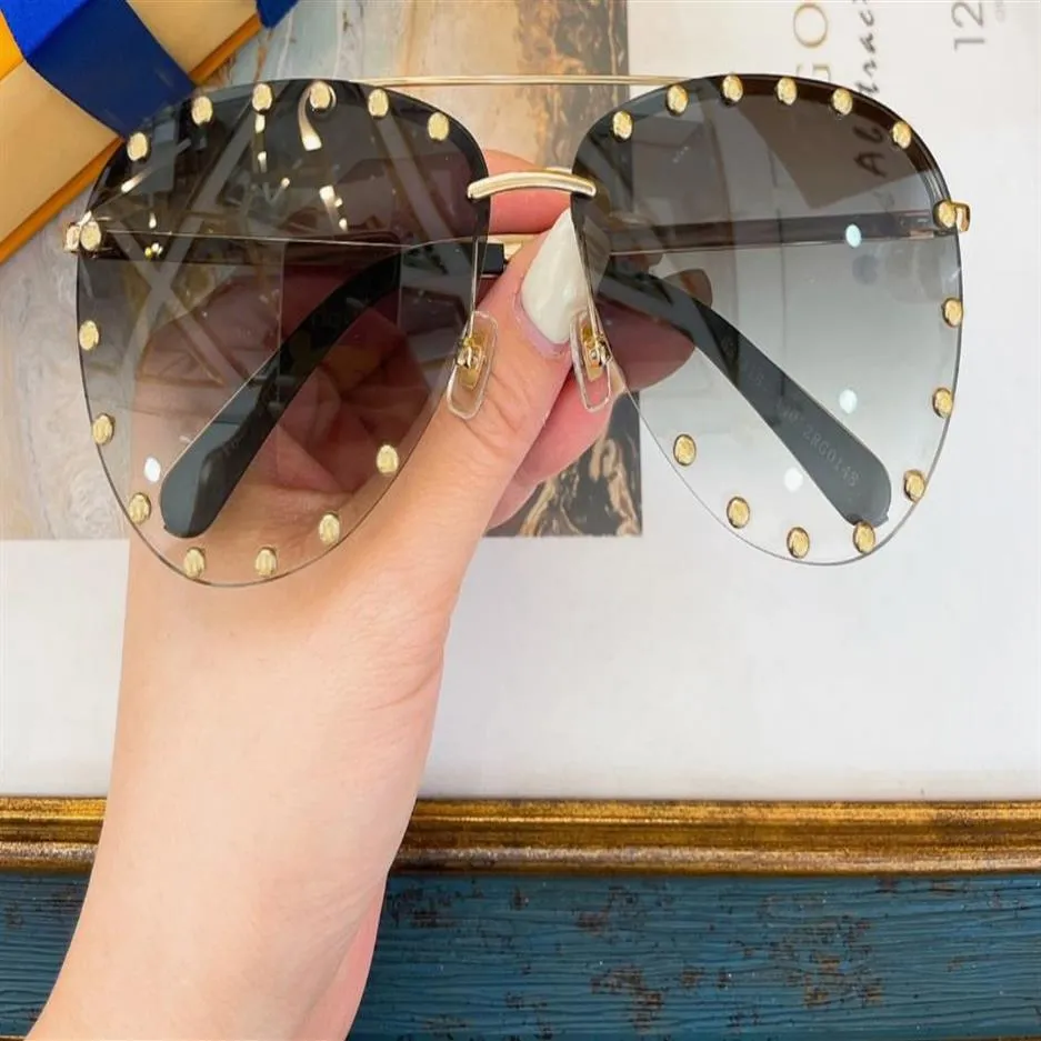 ترصيع النظارات الشمسية للحفلات للنساء Gold Gray Gray Lens Sun Glasses Women Guity Sun Glasses مع Box294e