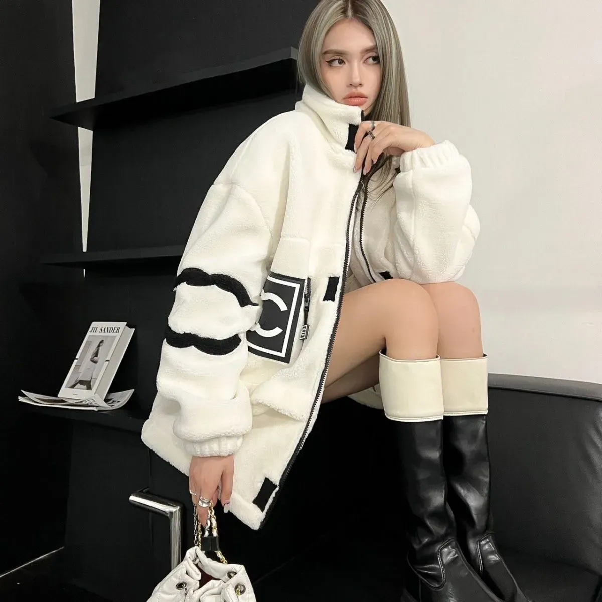 Fashionable women`s white designer women`s classic double-sided woolen women`s wool letter pattern coat
