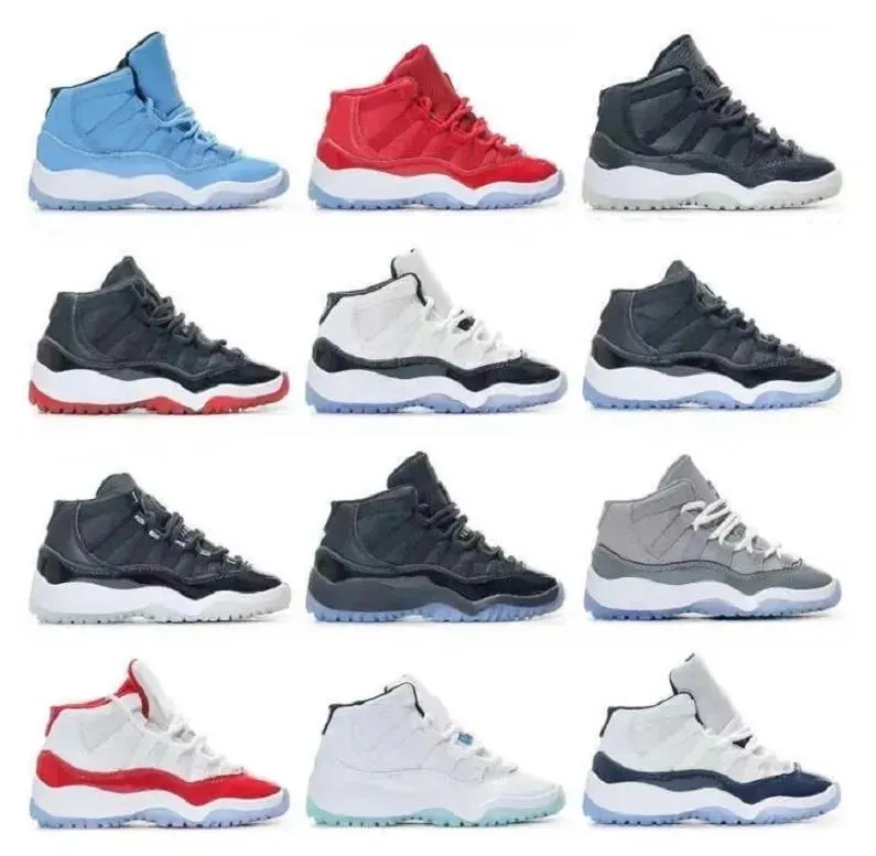 Gym red top 11s on feet