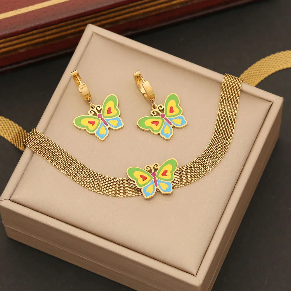 Neuankömmling vergoldeter Edelstahl Schmetterling Ohrringe Halskette Schmuckset für Frauen