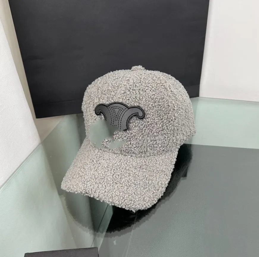 New Lamb Fur Hard Top Peak Cap Show Face Little High Quality All-Match Men  and Women Warm Baseball Caps