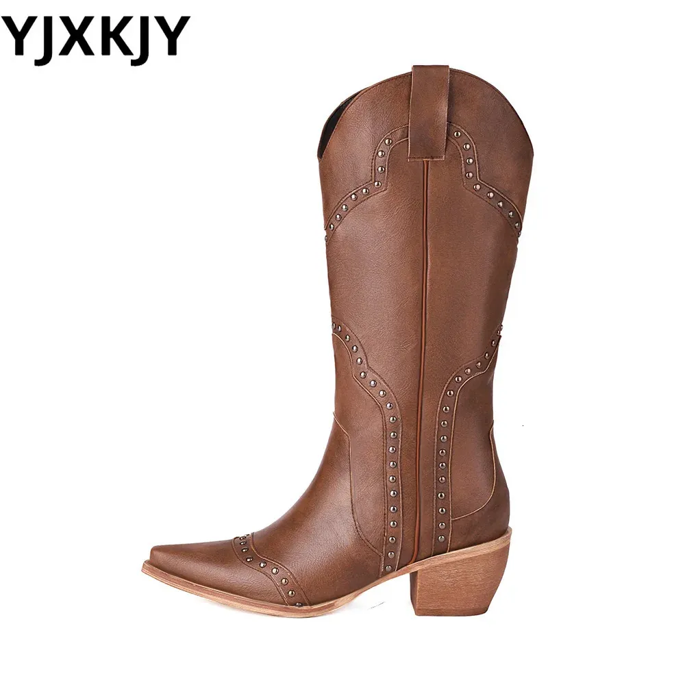Yjxkjy ly geldi 609 Avrupa Amerikan Vintage V-Muth Büyük Boyut Yüksek Topuklu Kadınlar Sivri Perçin Batı Buzağı Şövalyesi Boots 231219