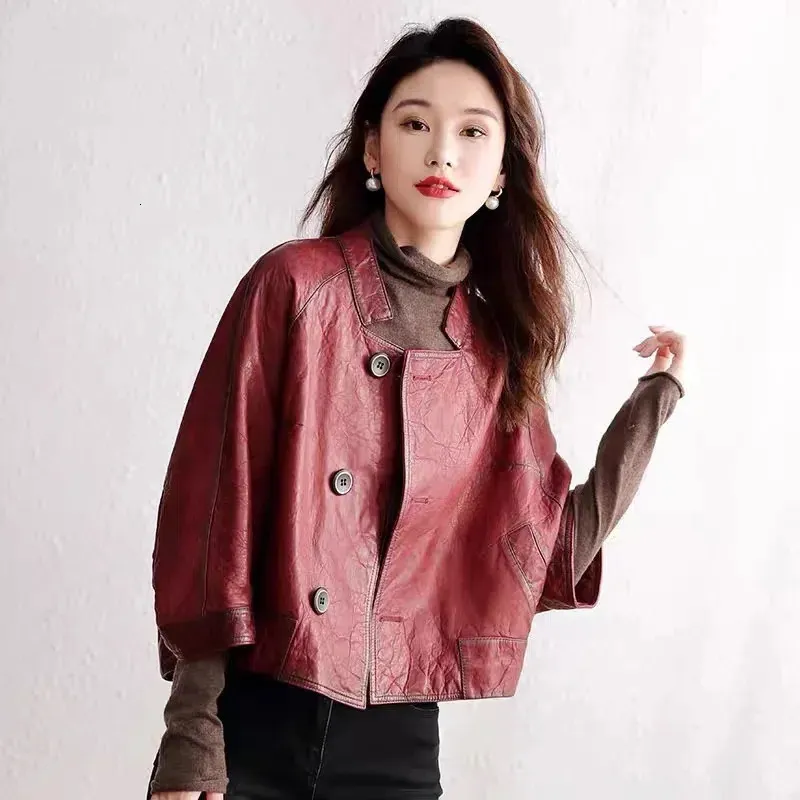 Giacca in pelle di qualità femminile corta allentata imitazione cappotto di pelle di pecora tinta unita 2023 autunno versione coreana di luce aria matura 231220
