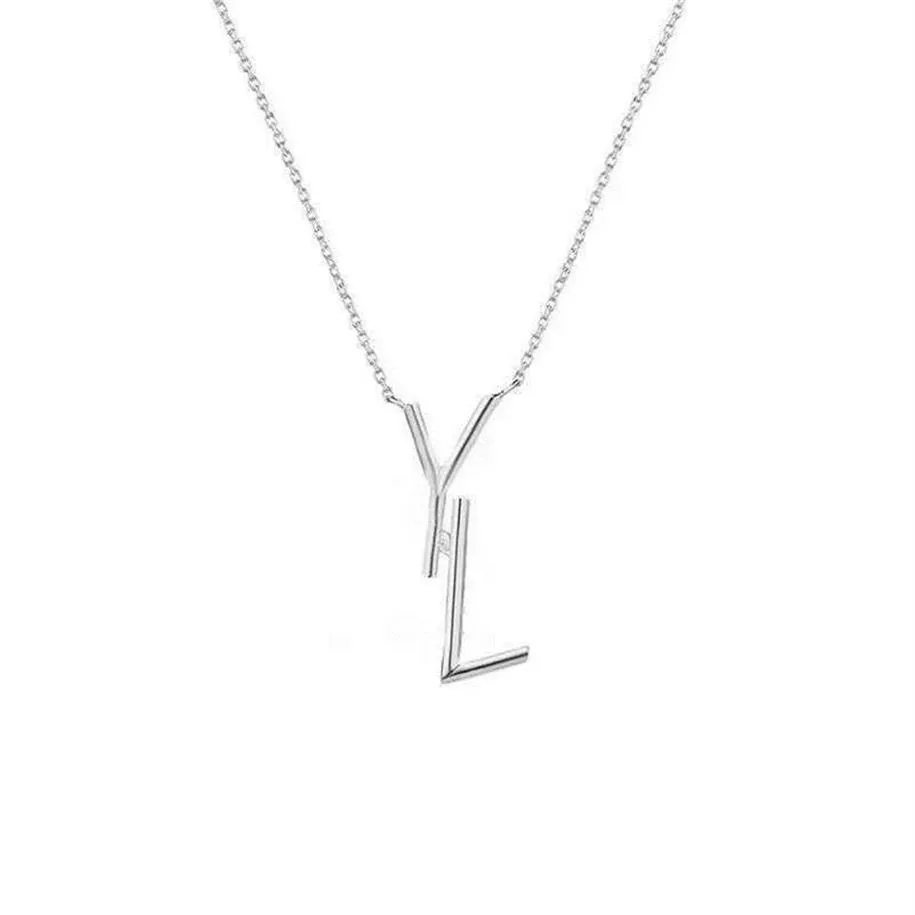 Femmes Designer Collier Bijoux Designers De Luxe Collier Lettres En Argent Chaînes Pendentif Or Y Colliers Accessoires De Fête avec Bo2439