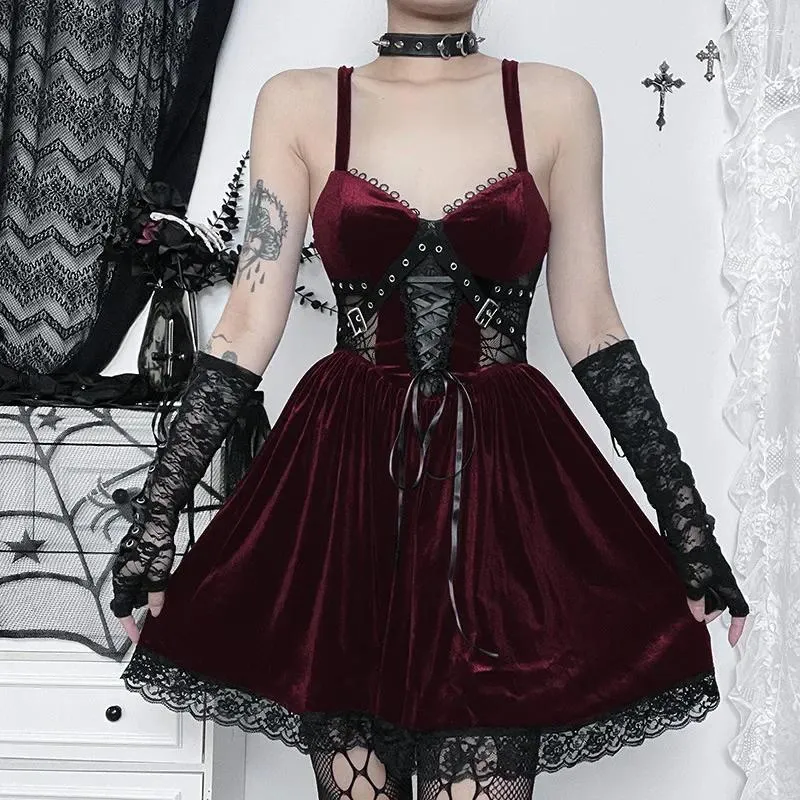 Günlük elbiseler gotik punk grunge mini kadınlar dantel patchwork bandaj tokası seksi elbise kadın karanlık sokak kıyafeti goth vestidos