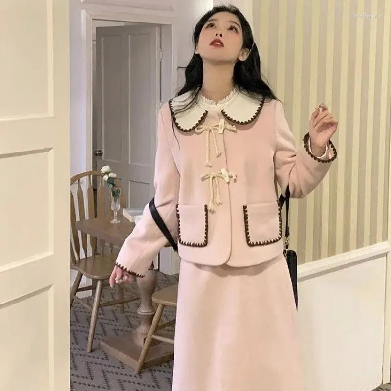 Tvådelad klänning Autumn Pink College Style Blazer Set Women Sweet Cute Doll Collar Bow Single-Breasted Short Top Jacket och A-Line kjol