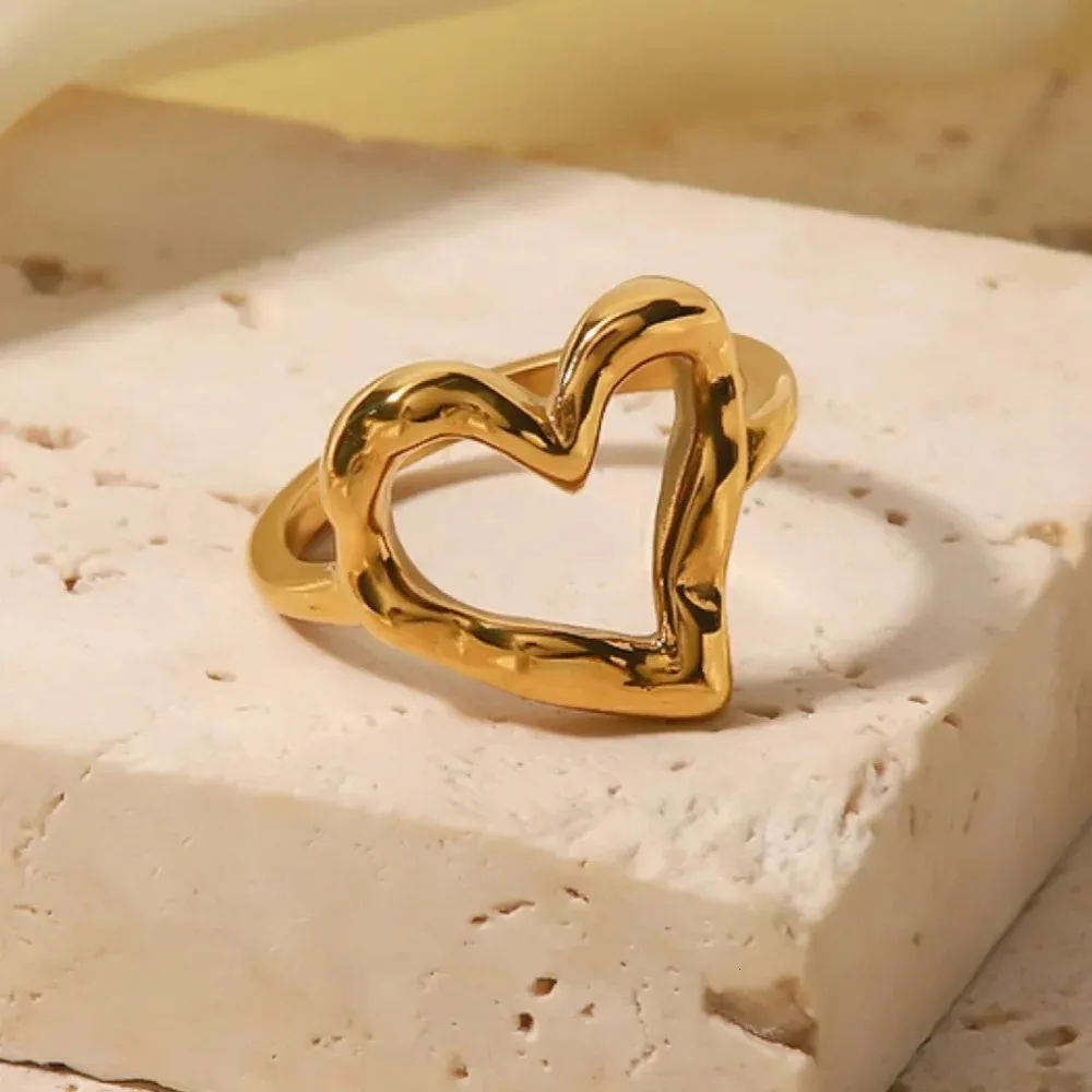 Bandringar rostfritt stål för kvinnor 18k guldpläterad kärlek hjärta bröllop uttalande smycken tillbehör grossist dropp 231219