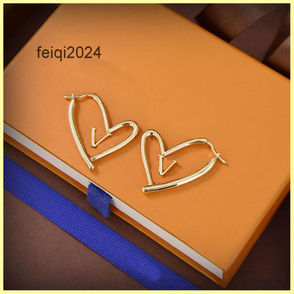 Big Size Women Hoop Fashion Letter Love Gold Stud Lady Luxury Designer Heart Earring Brands Jewelry Wholesale 21083006R