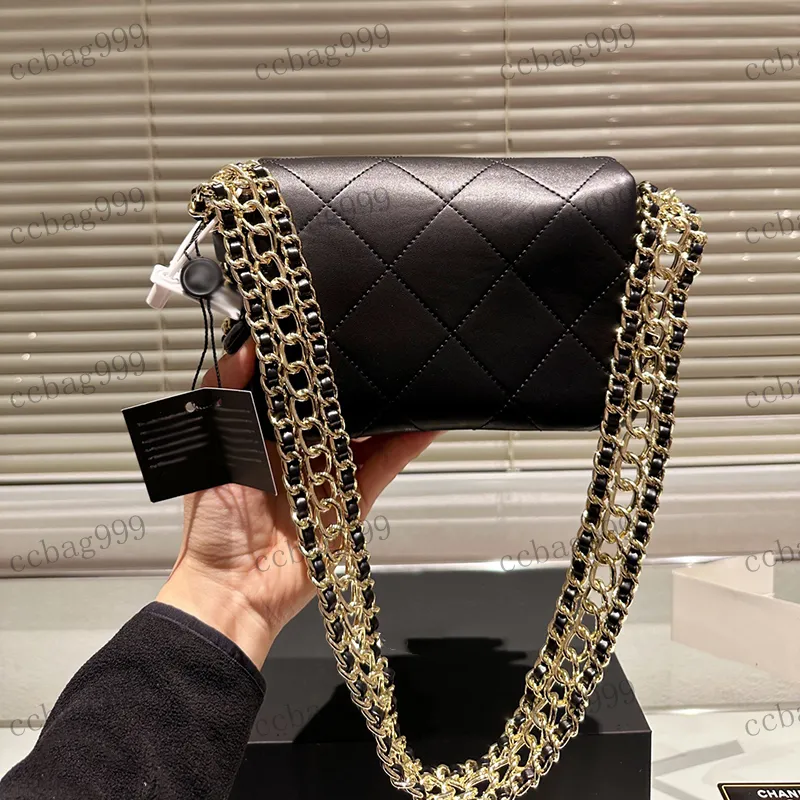 Designer Womens Shoulder Bag 18cm Leather Clamshell Silver Hardware Metal Buckle Luxury Handbag Matelasse Wide Chain Crossbody Bag Makeup Bag Fashion Designer Womens Shoulder Bag 18cm Leather Clamshell Silver Hardware Metal Buckle Luxury Handbag Matelasse Wide Chain Crossbody Bag Makeup Bag Fashion