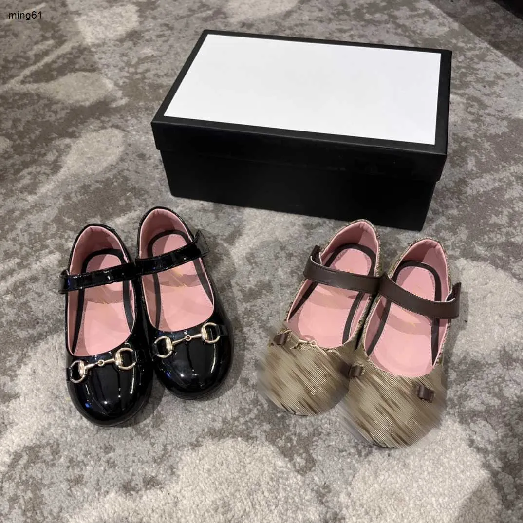 브랜드 소녀 신발 검은 특허 디자이너 베이비 스니커즈 크기 신발 상자 금속 보석 아이 공주 신발 DEC10 포함 26-35