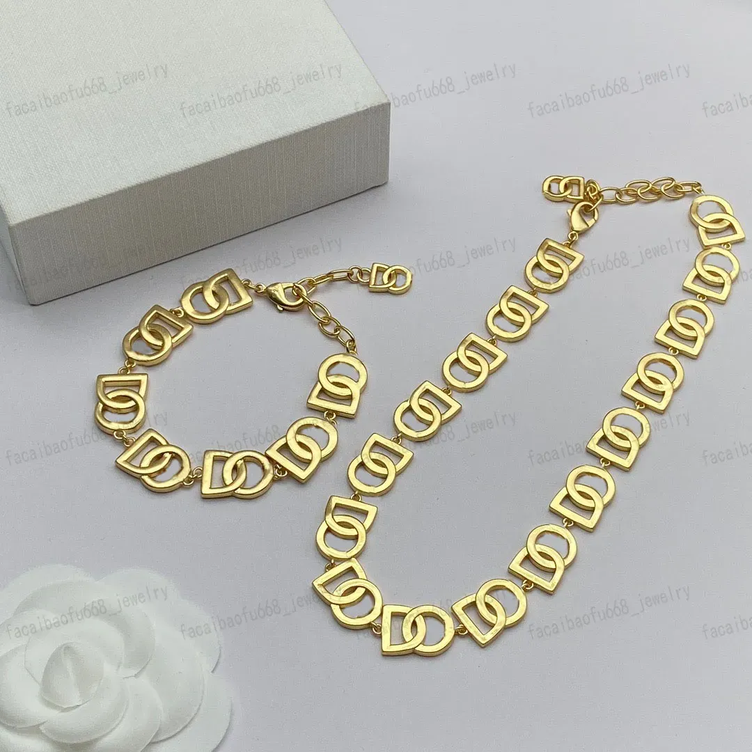 Dames kettingen Designer Letters Armbanden Gouden Ketting Set Sieraden Heren Mode Armband Luxe kettingen Gouden kettingen voor vrouwen Huwelijkscadeau 2312204D