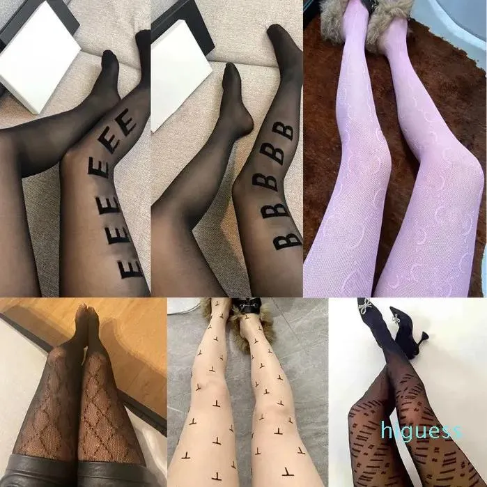 Textildesigner tights strumpor kvinnor leggings textil lyx strumpor fulla bokstäver stretch netstrumpa damer sexiga svarta strumpbyxor för w