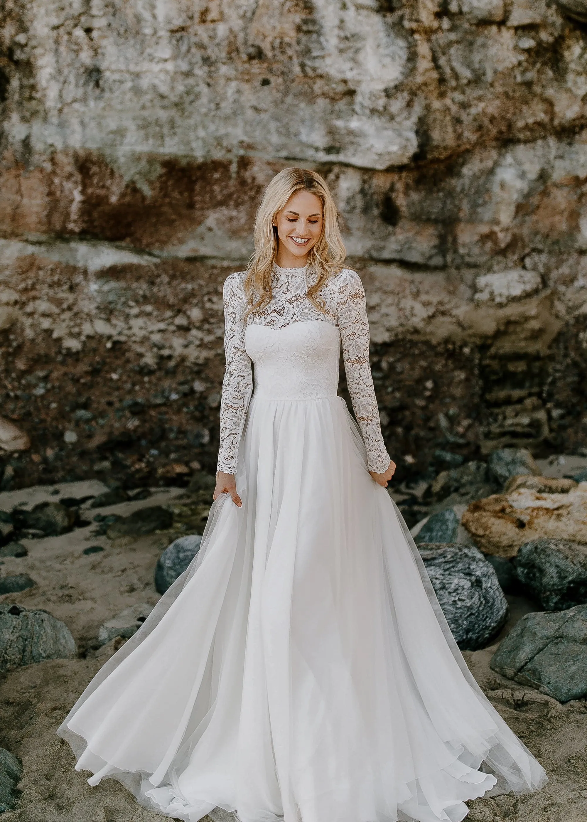 Save Big on Bulk High Neck Wedding Gowns Elegant High Neck A Line Bridal  Gown: Ivory Tulle Wedding Dress With Lace Long Sleeves, Sexy Open Back