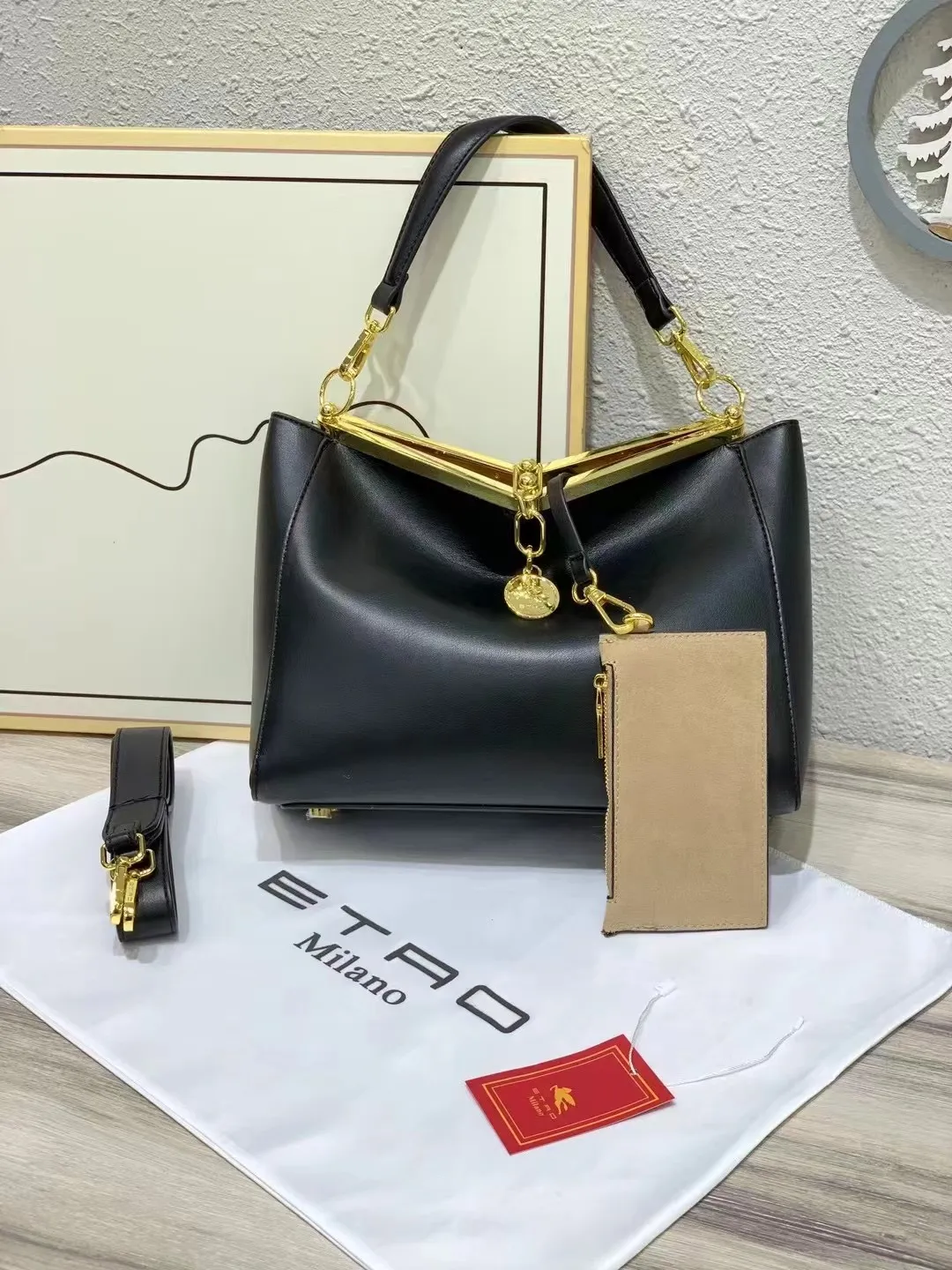 ハンドバッグ ETRO Woman Handbag Red WP2A0005AA073 R2723 Etro: Red Bags now up to −77% | Stylight