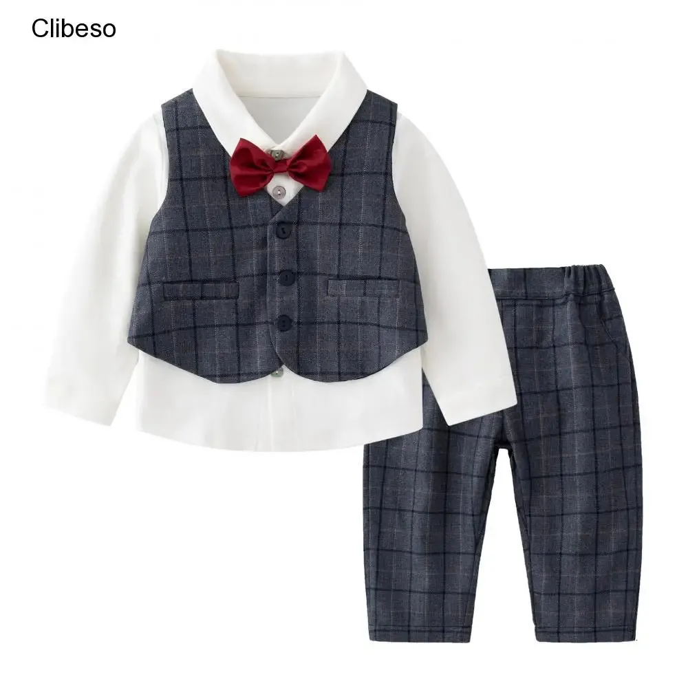 Set di abbigliamento Set di vestiti per bambini per ragazzi Bambini Elegante gentiluomo Abbigliamento formale per feste Abiti per bambini con gilet scozzese Camicia bianca Pantaloni 231219