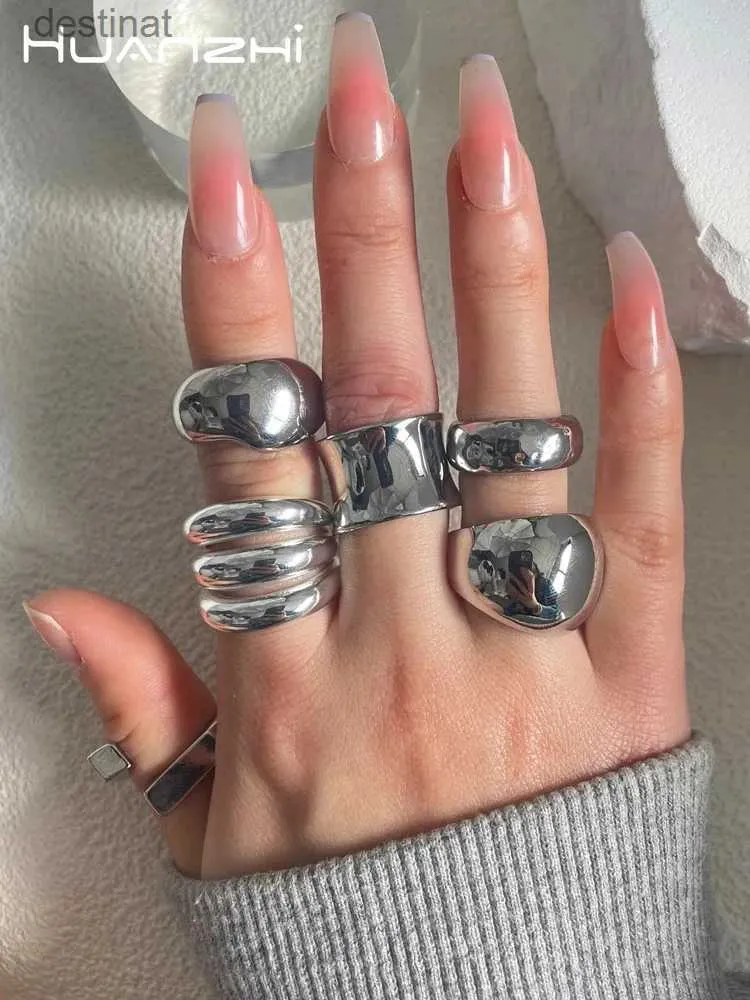 Pierścień Solitaire Huanzhi Srebrny kolor wielowarstwowy wielkie pierścienie dla kobiet dziewczęta geometryczna stal tytanowa Nieregularne grube pierścienie duże przesadnel231220
