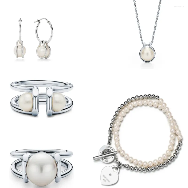 Catene Gioielli classici originali Gioielli da donna europei e americani Bracciale di perle di lusso Collana Orecchini Regalo boutique