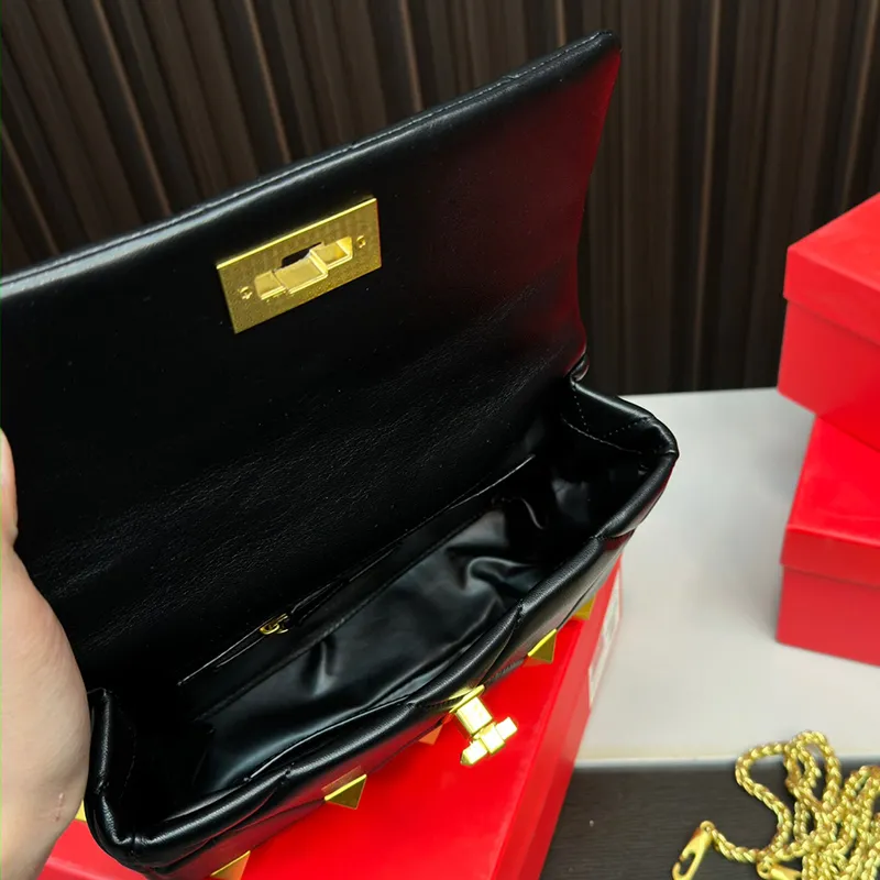 Ladies Luxury Handbags Womens Rivet Handbag V Designer Bag Designers Brand Mini Soft Shoulder Bag Mens Fashion Leather Totes Wallets CXD2312205-15